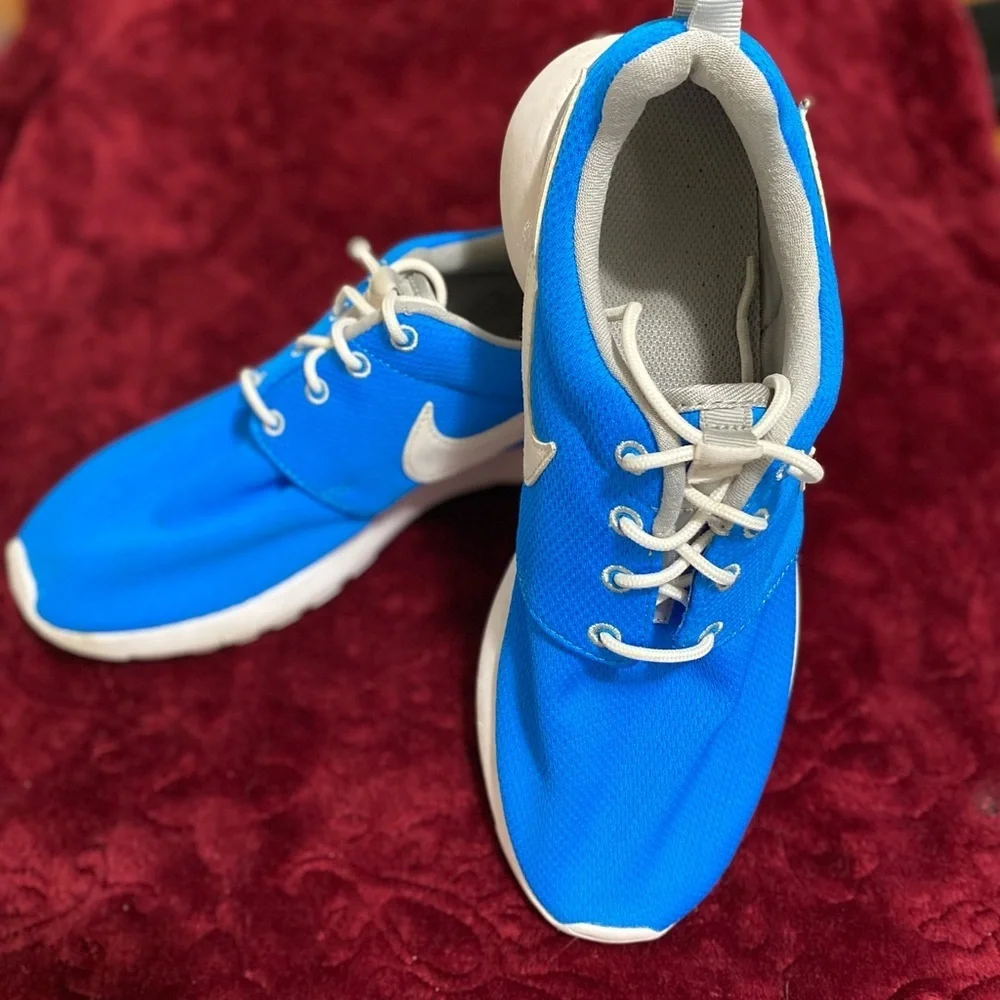 Nike Blue and Gray Athletic Shoes 
Size 7Y which is 8.5 in women’s. - Picture 2 of 4